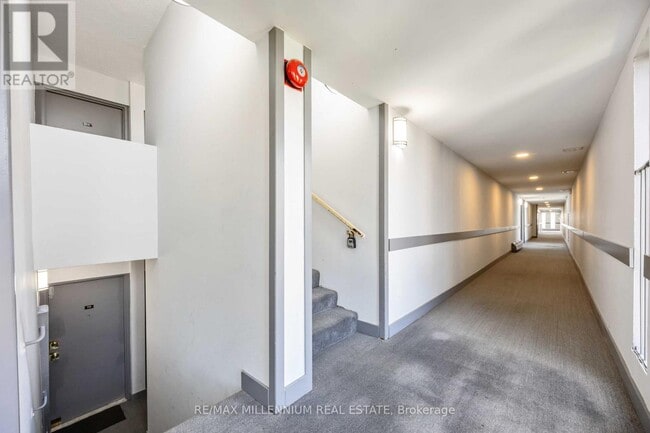 Photo du bâtiment - 4645-4645 Jane St