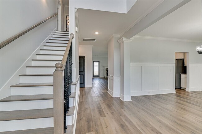 Building Photo - 2217 Laurens St