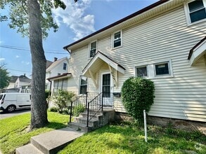 Building Photo - 235 E Elm St