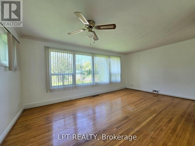 Building Photo - 71 Deerfield Rd