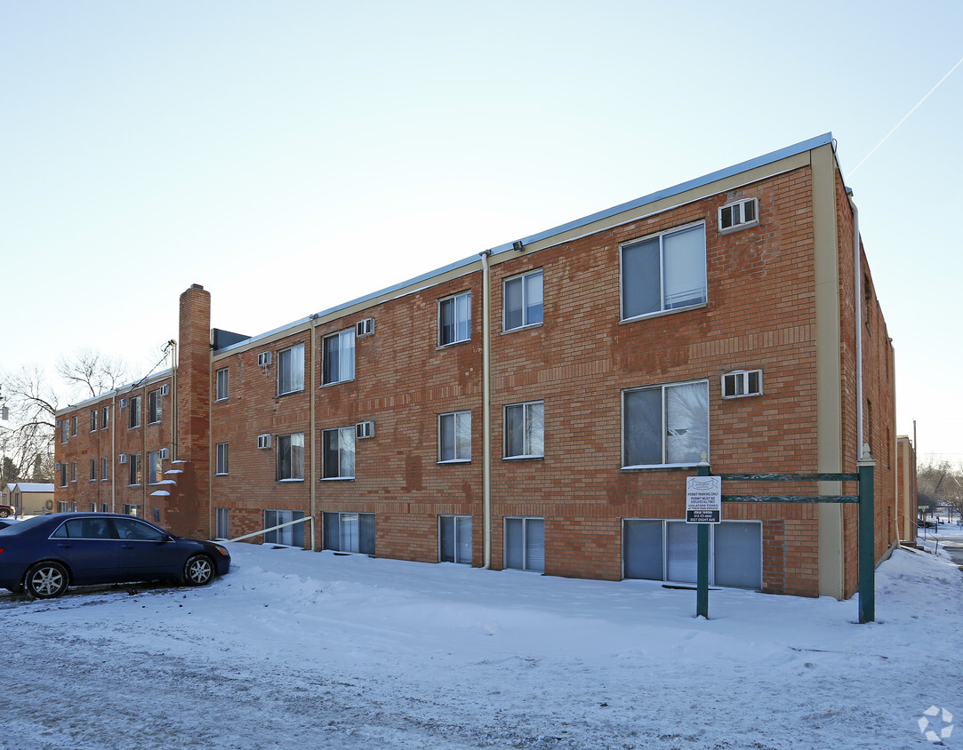 Building Photo - Arlington and Cottage Properties