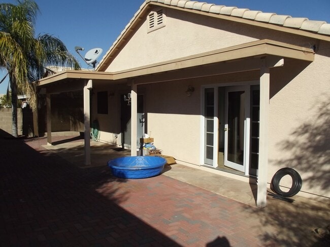 Building Photo - 4469 W Holly Berry Way