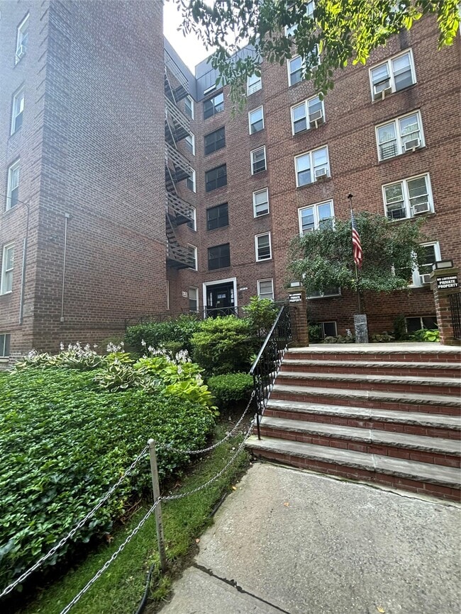 Building Photo - 120-120-85 85th St