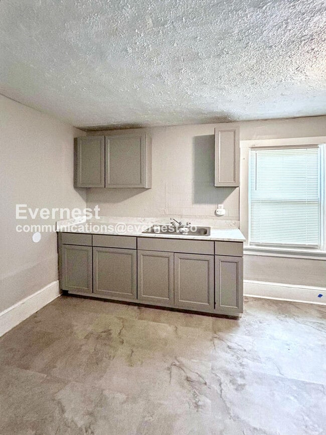 Building Photo - 12041 Belden Ave