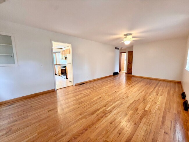 Foto del edificio - 7860 Sequoia Ct
