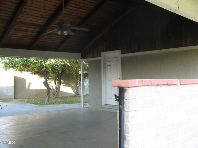 Foto del edificio - 2338 Rochelle Ave
