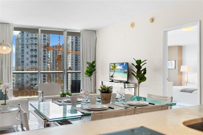 Building Photo - 485 Brickell Ave