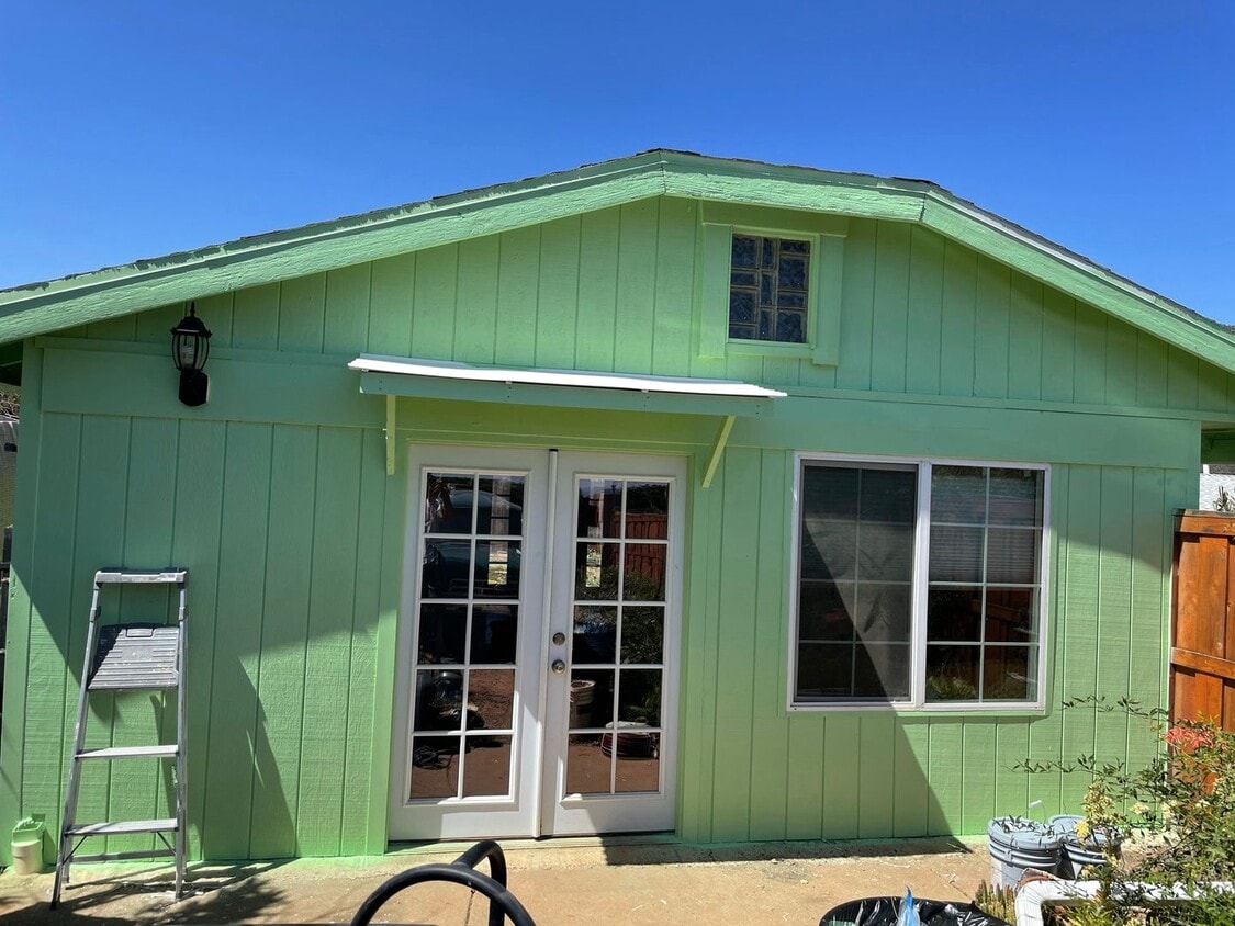 Primary Photo - Cute, private, pet friendly 1 BD/ 1 bath h...