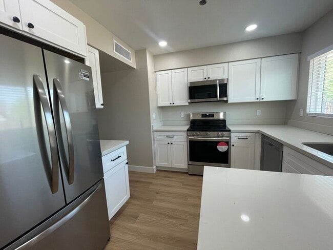 Photo - 3831 S Mitchell Dr House