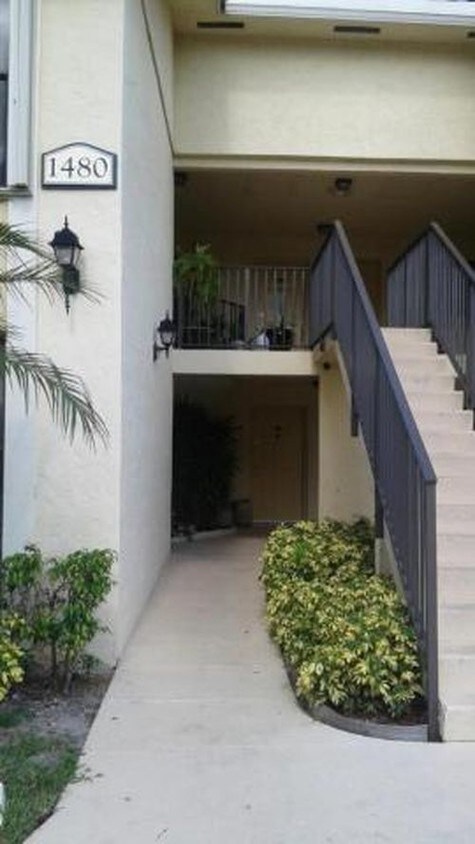 Primary Photo - 1480 Lake Crystal Dr