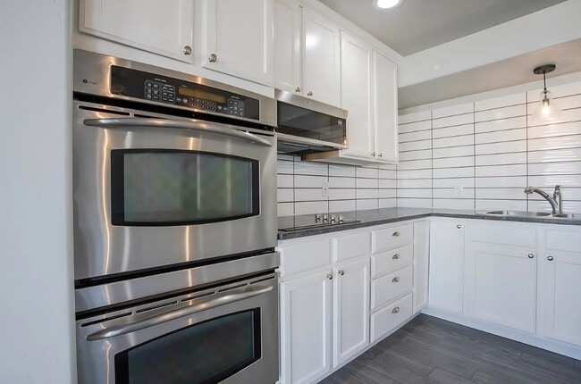 Building Photo - 2832 Fox Pointe Dr