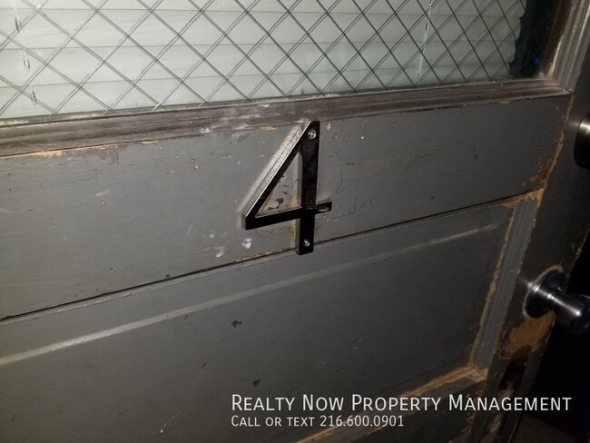 Foto del edificio - 11871 Lake Ave