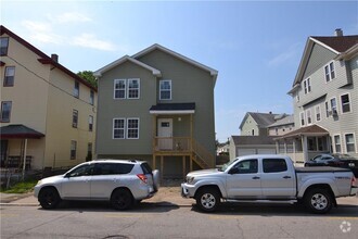 Building Photo - 206-208 Cottage St