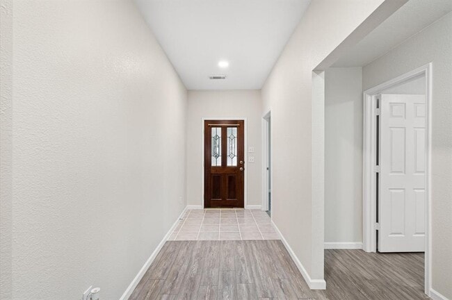 Building Photo - 10118 Fallmont Cir