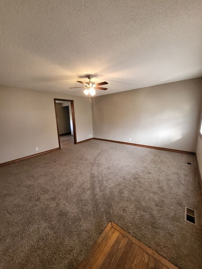 Building Photo - Briar Brook Subdivision!  Carl Junction!  ...