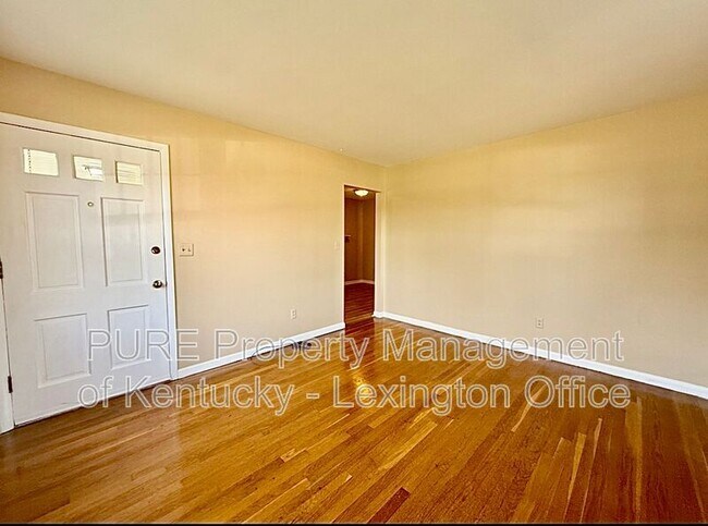 Building Photo - 2037 Garden Springs Dr