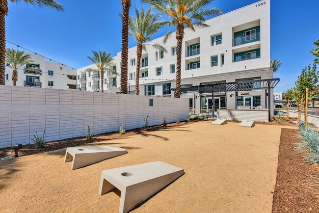 Building Photo - Ocean Creek