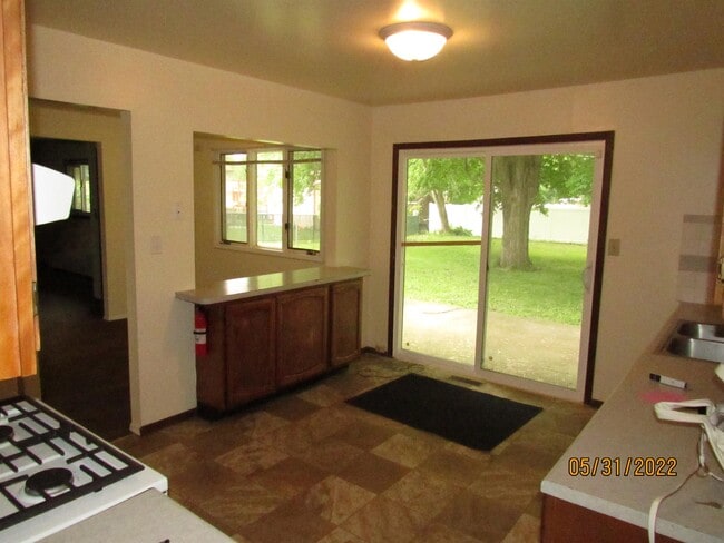 Building Photo - 709 Normal Rd