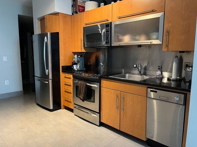 Foto del edificio - Fantastic Downtown Condo