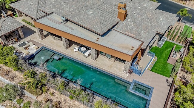 Foto del edificio - 69 Hawk Ridge Dr