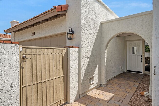 Foto del edificio - 4 br, 2 bath House - 7131 N Via de Amigos