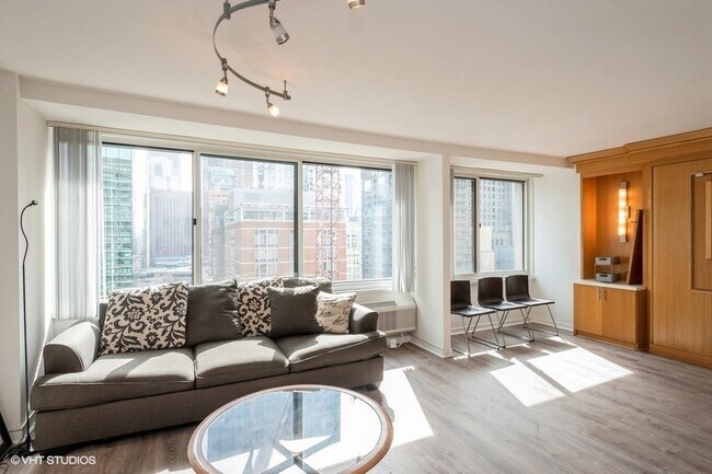 Foto del edificio - 211 E Ohio St