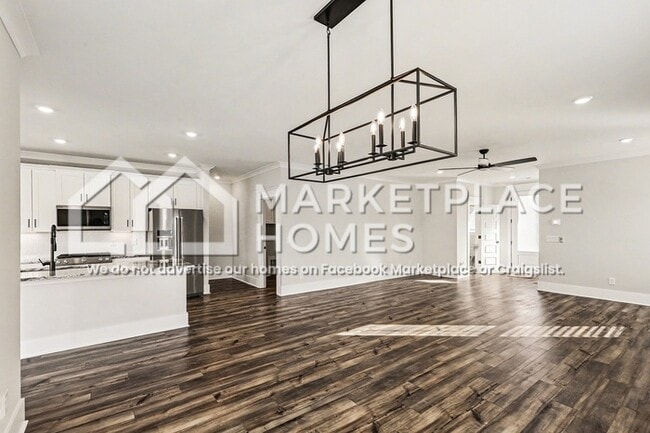 Foto del edificio - 517 Kingwood Ln