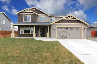 Building Photo - 4311 St Paul Ln