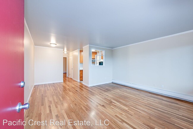 Building Photo - 831 W Nickerson St