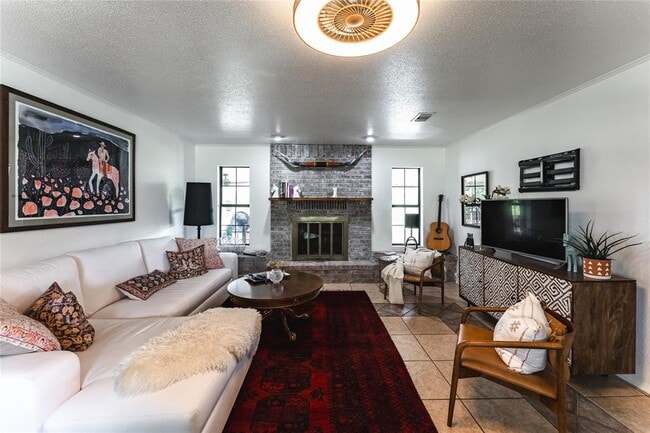 Foto del edificio - 9800 Ranch to Market Rd 150