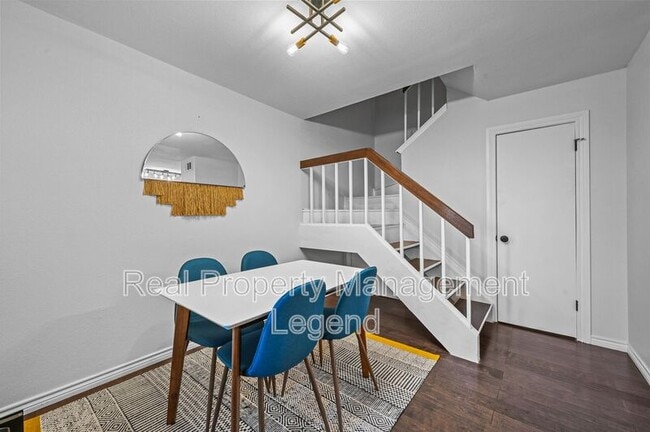 Foto del edificio - 5740 Martel Ave