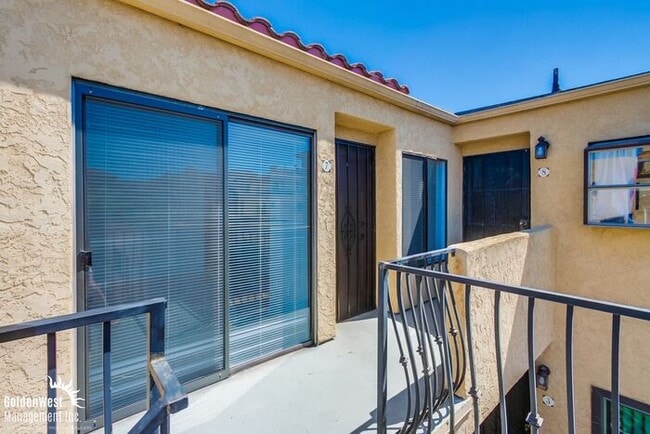Building Photo - Stylish Top-Floor 1Bdm 1Ba Condo in the No...
