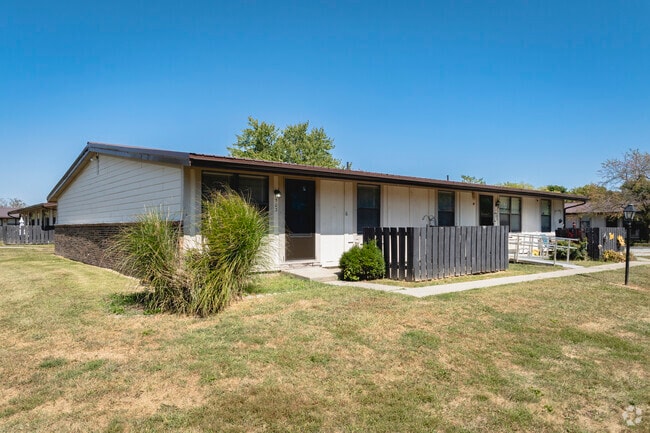 Building Photo - Concord Square Apartments