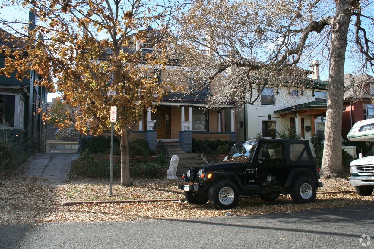 Building Photo - Wolf Apartments