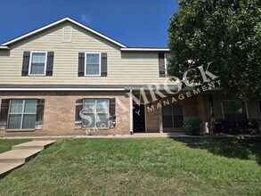 Building Photo - 826 Chambers Creek Cir