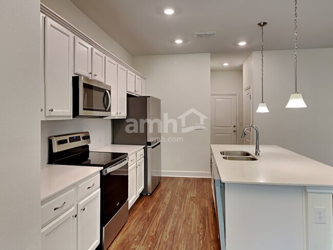 Building Photo - 29633 Passerine Court