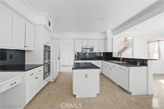 Building Photo - 14 Acanthus