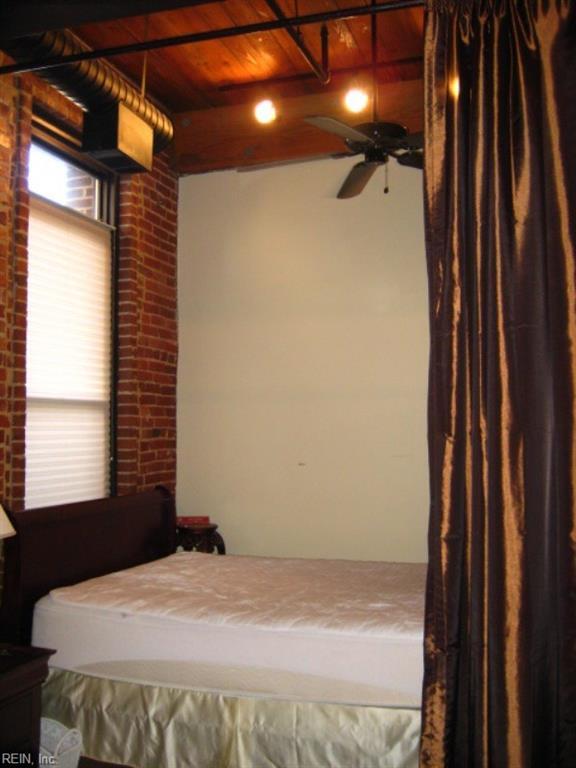 Foto del edificio - 230 W Tazewell St