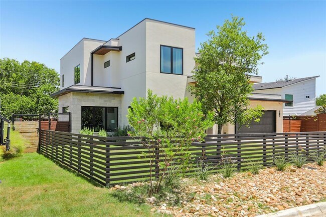 Building Photo - 2010 Meadowridge Dr