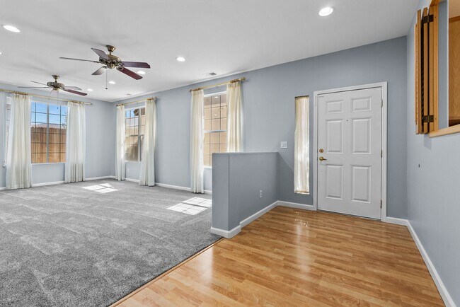 Foto del edificio - Damonte Ranch 3 bedroom charmer