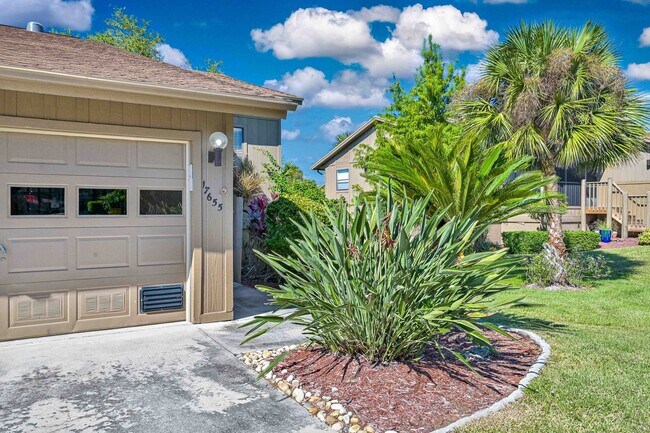 Foto del edificio - AVAILABLE 12.1 - 2/2 Villa w/ 1 Car Garage...