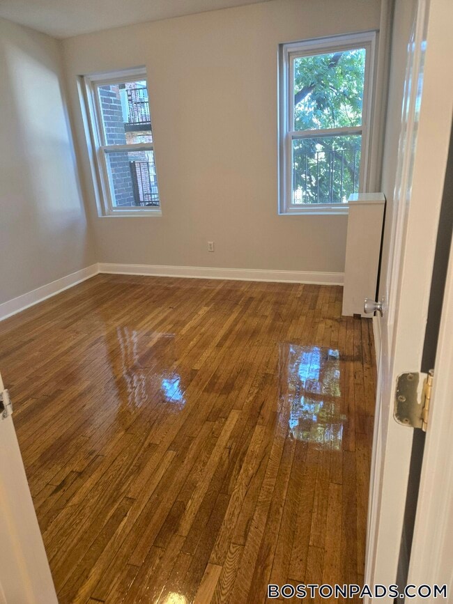 Foto del edificio - 1189 Commonwealth Ave