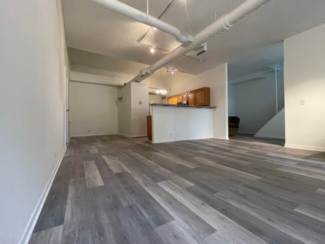 Building Photo - 1844 W Henderson St