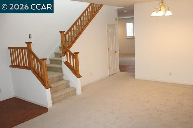 Foto del edificio - 524 Rosewood Ln