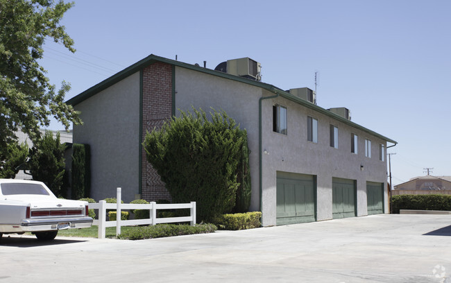 Building Photo - 15120 Sequoia Ave