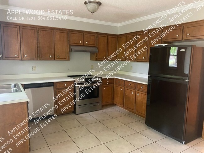 Foto del edificio - 1040 Wildwood Ln