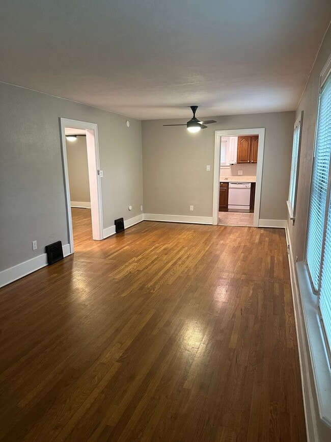 Foto del edificio - $1919 | 2BR/1BA | Cute Dog Friendly Home near Patty Jewett Golf Course