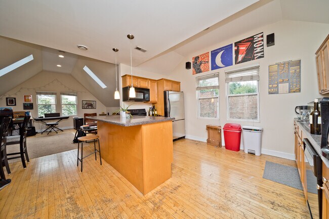 Foto del edificio - 3814 N Marshfield Ave