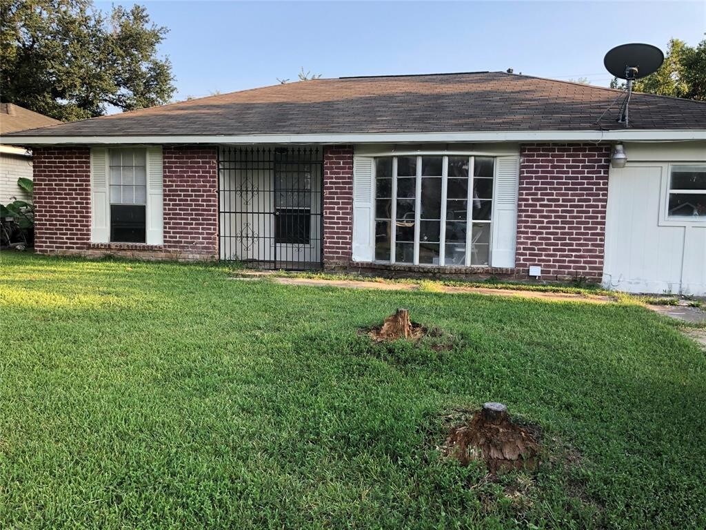 Foto principal - 11103 Sharpview Dr