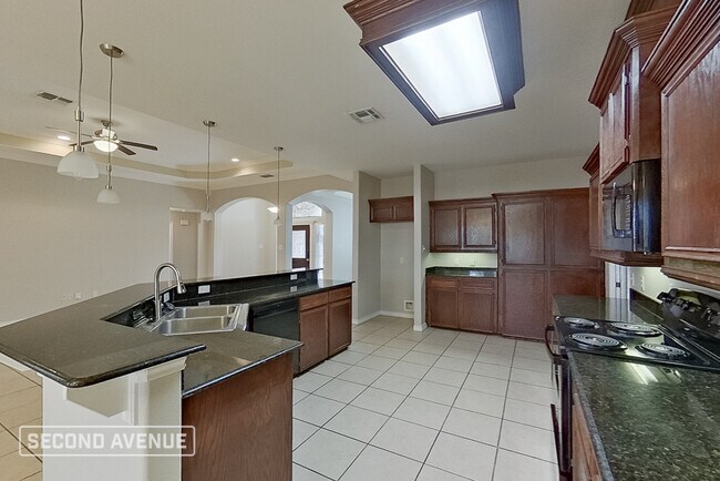 Foto del edificio - 6818 King George Pl